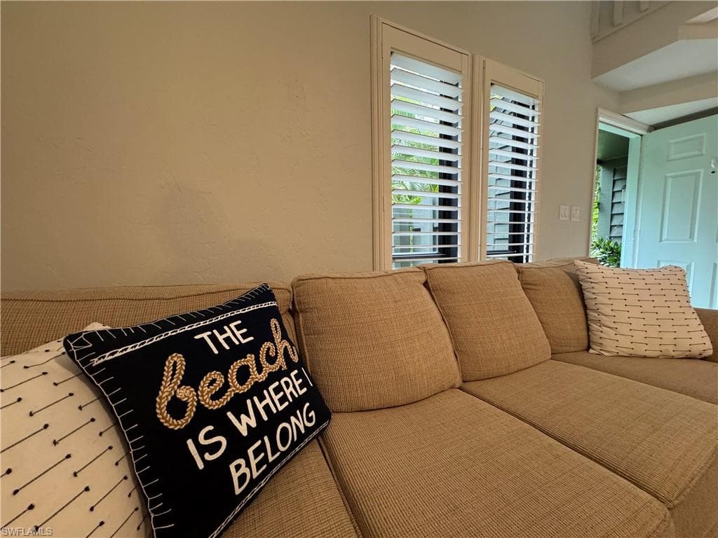 1281 Solana RD, NAPLES FL 34103-4