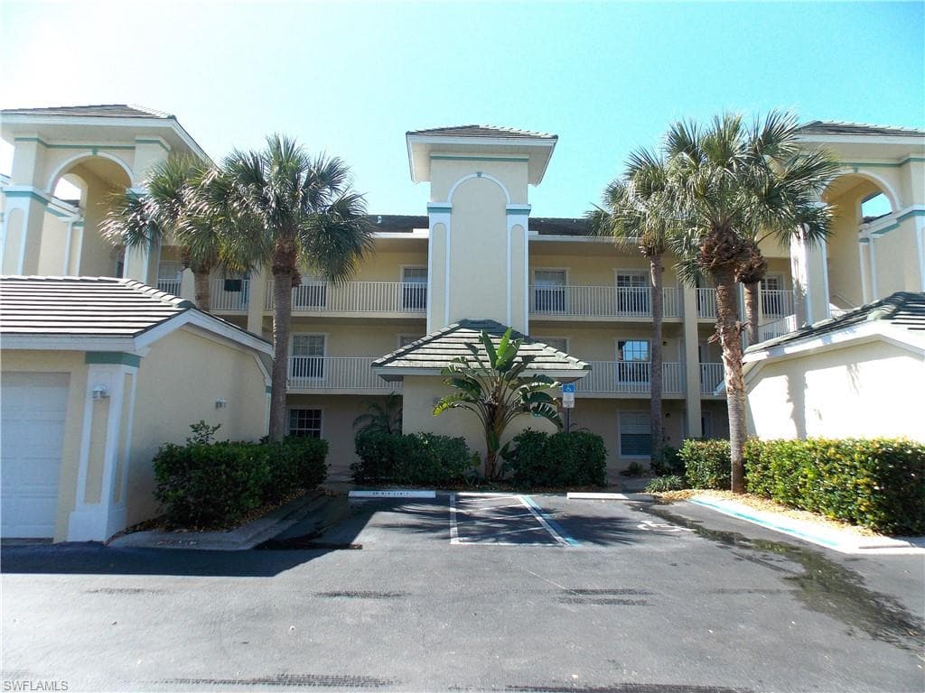 15475 Cedarwood LN # 104, NAPLES FL 34110-22