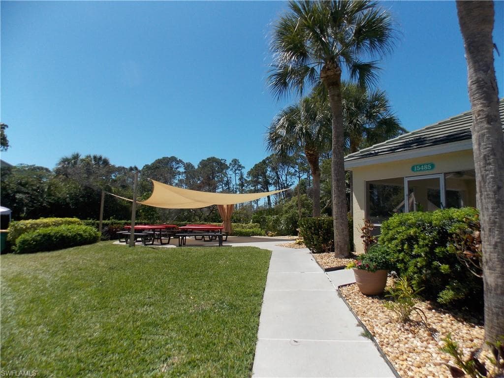 15475 Cedarwood LN # 104, NAPLES FL 34110-24