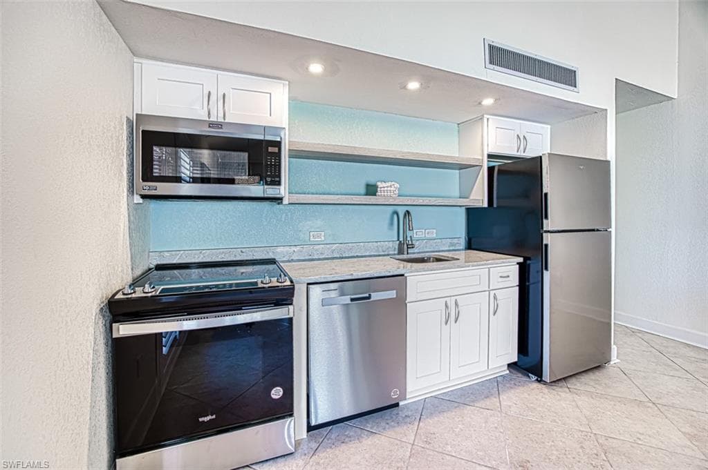 2255 W Gulf DR # 110, SANIBEL FL 33957-17