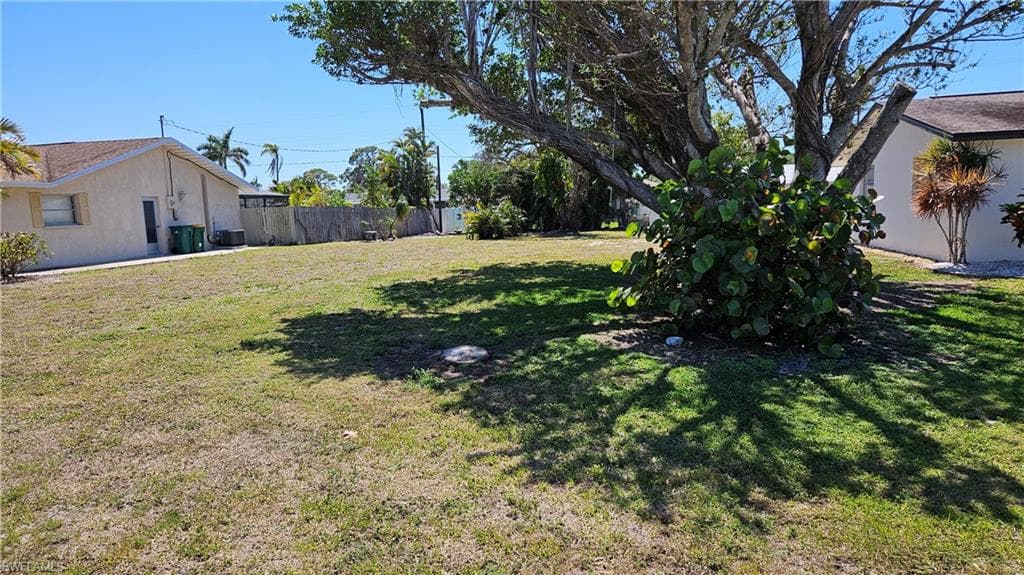 18 3rd ST, BONITA SPRINGS FL 34134-6