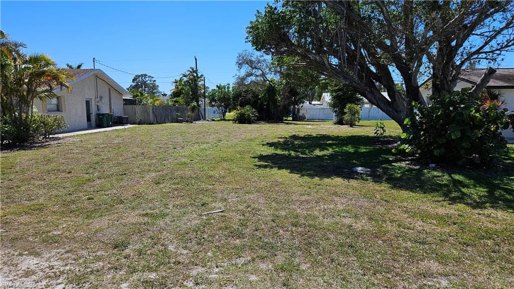 18 3rd ST, BONITA SPRINGS FL 34134-9