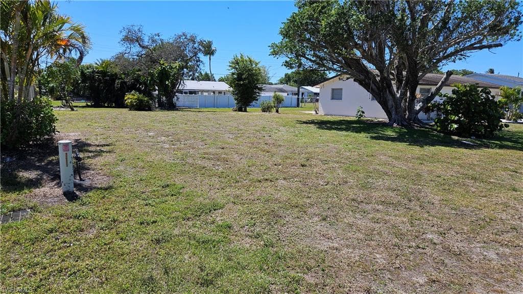 18 3rd ST, BONITA SPRINGS FL 34134-7