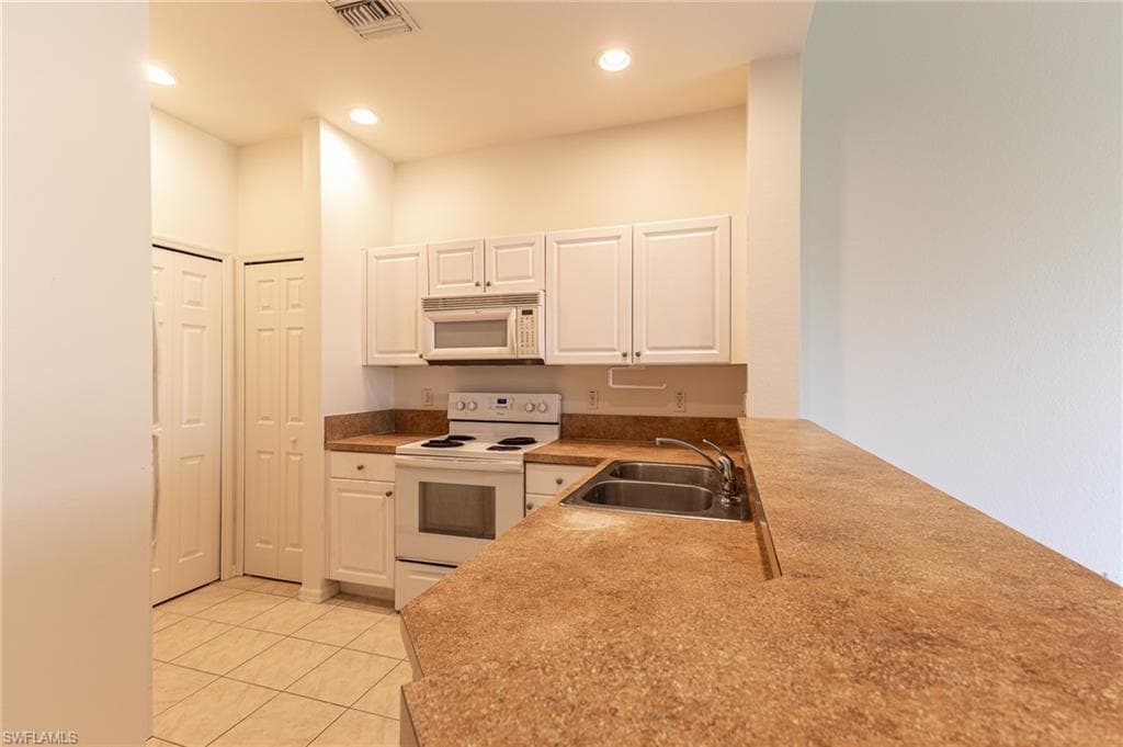 4247 Liron AVE # 202, FORT MYERS FL 33916-3