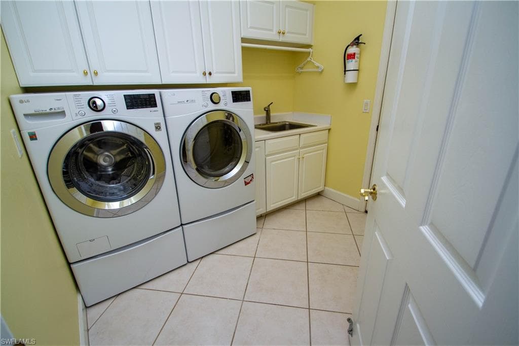 8229 Allendale CT, NAPLES FL 34120-31