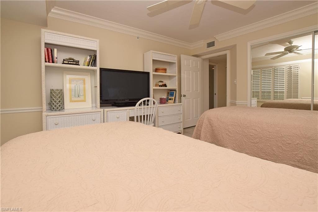 21 Bluebill AVE # 902, NAPLES FL 34108-30