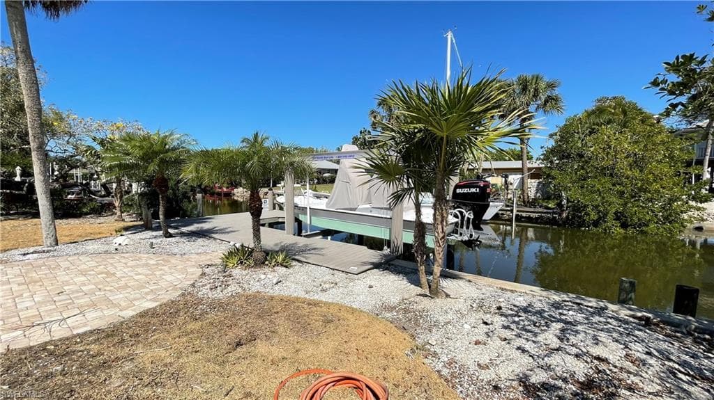 2723 Shoreview DR, NAPLES FL 34112-10