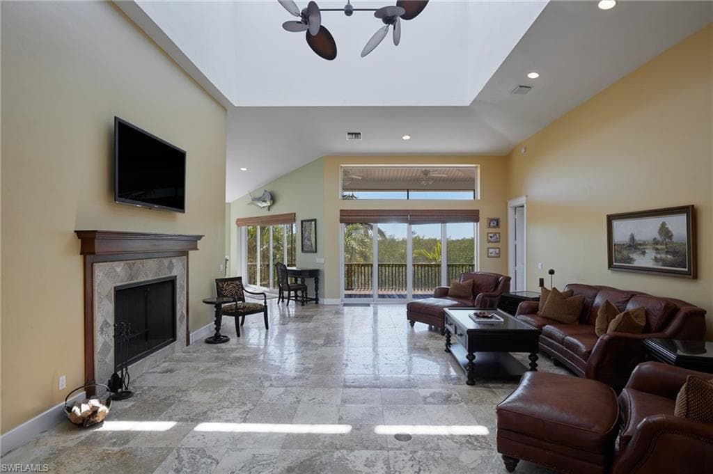 18481 Pioneer RD, FORT MYERS FL 33908-7