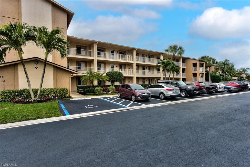 7360 Glenmoor LN # 4208, NAPLES FL 34104-21