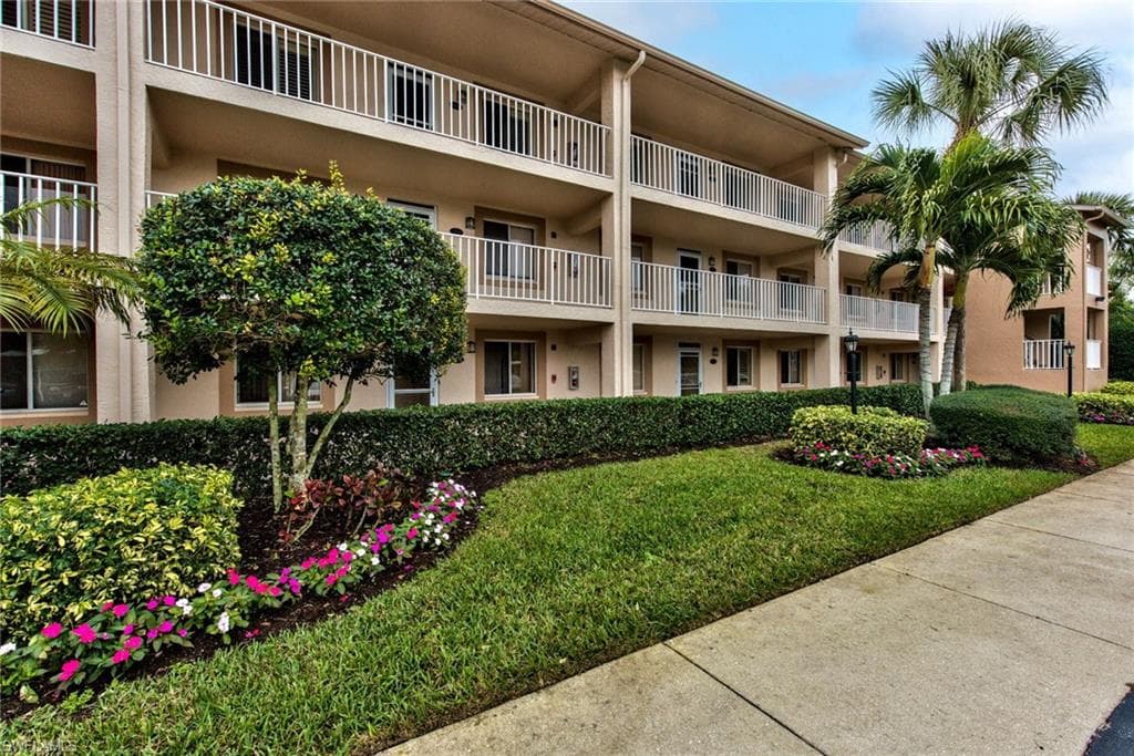 7360 Glenmoor LN # 4208, NAPLES FL 34104-20