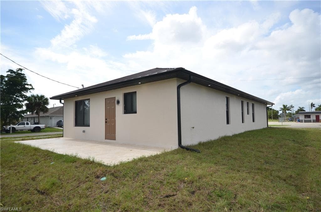 2188 Barker BLVD, FORT MYERS FL 33916-27
