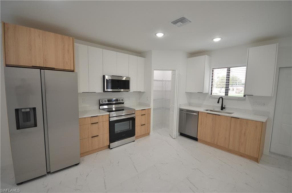 2188 Barker BLVD, FORT MYERS FL 33916-4