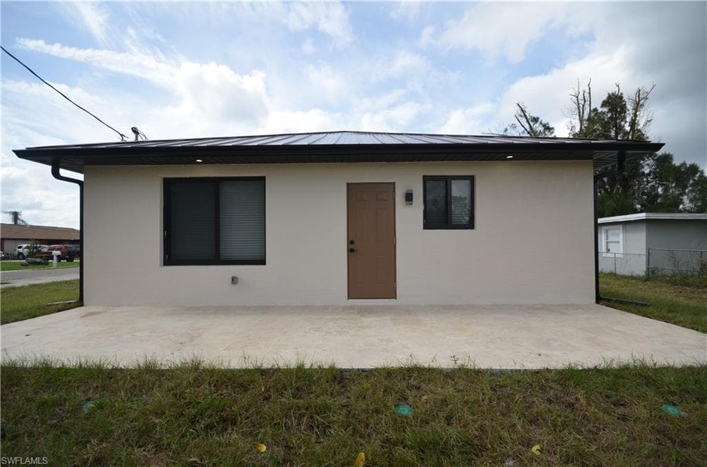 2188 Barker BLVD, FORT MYERS FL 33916-30