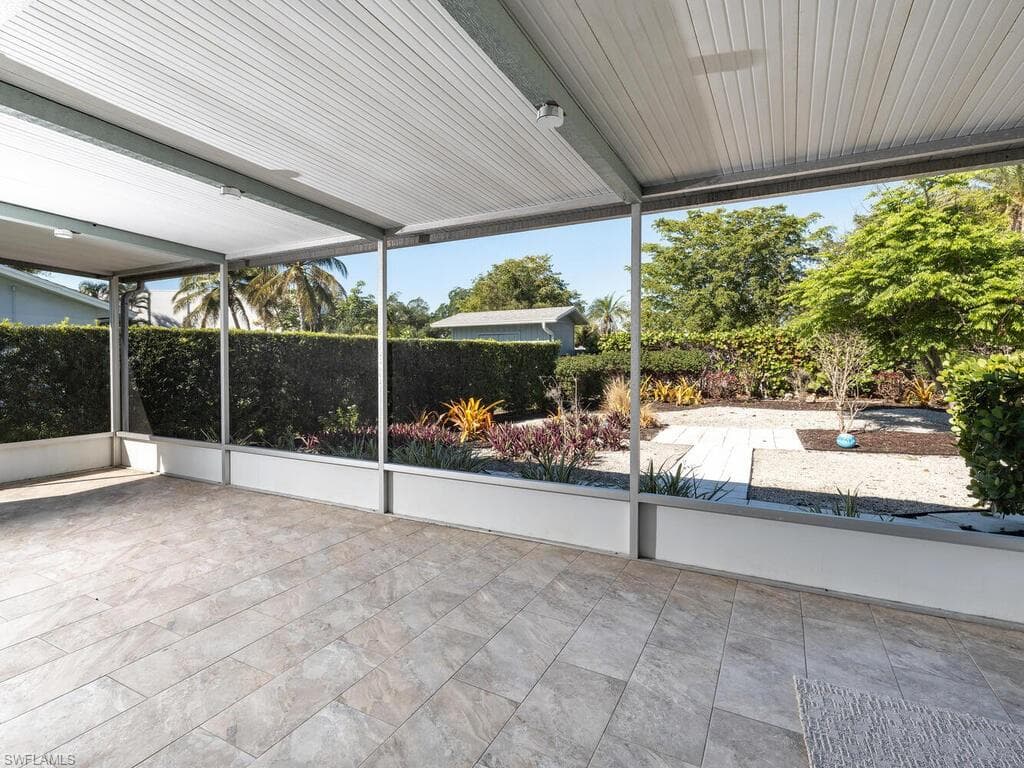 1036 Lake Shore CT, NAPLES FL 34103-12