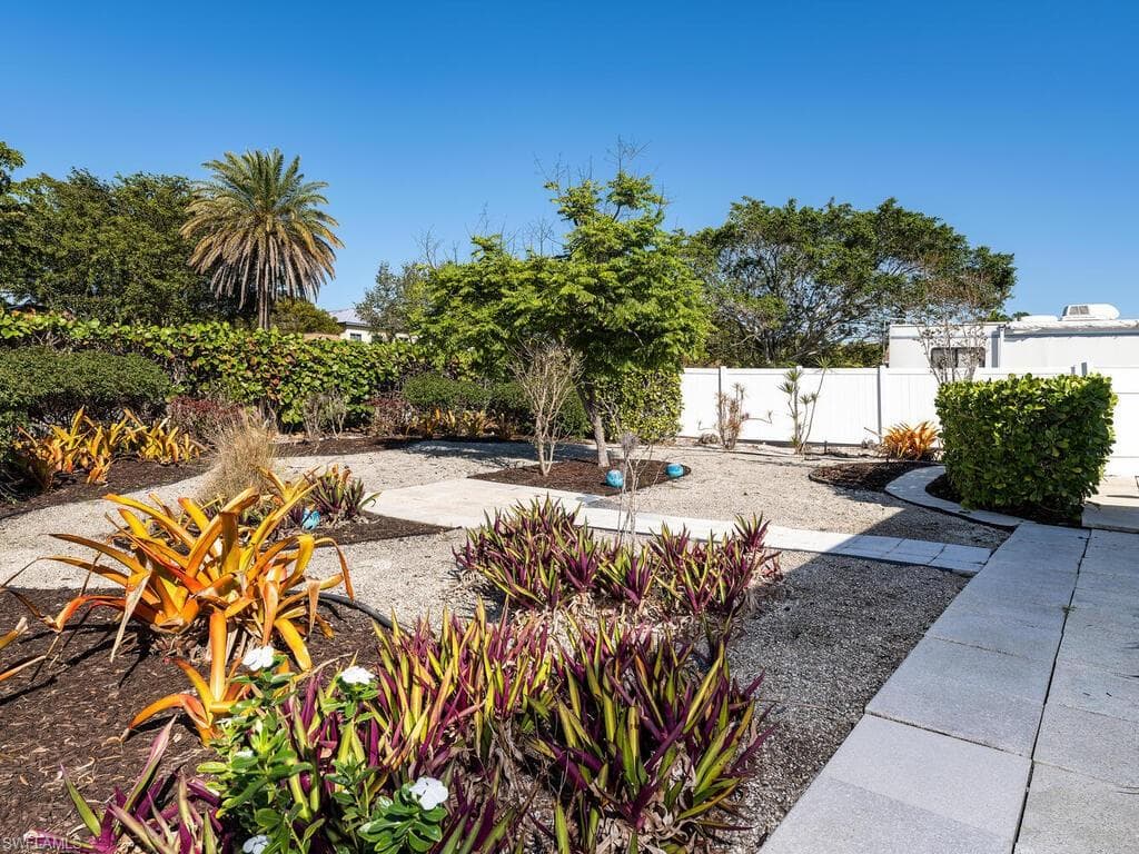 1036 Lake Shore CT, NAPLES FL 34103-14