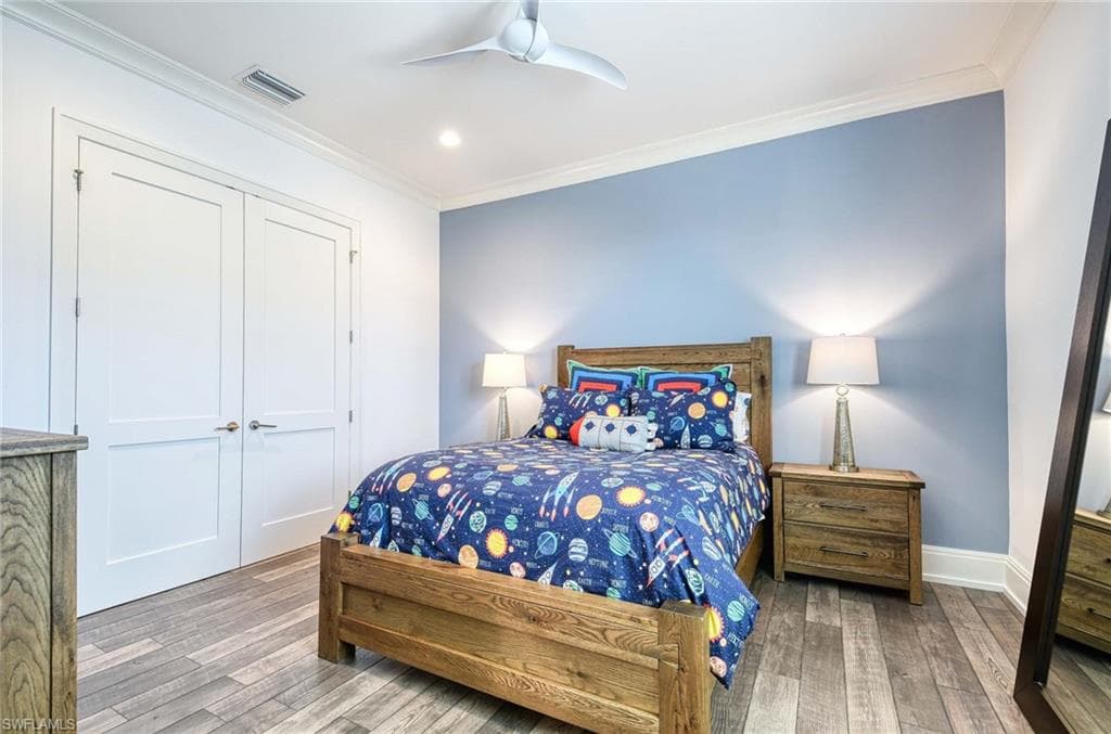 2867 Coco Lakes DR, NAPLES FL 34105-25
