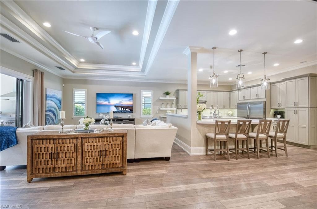 2867 Coco Lakes DR, NAPLES FL 34105-6