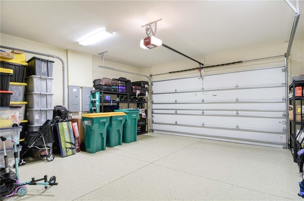 2867 Coco Lakes DR, NAPLES FL 34105-35