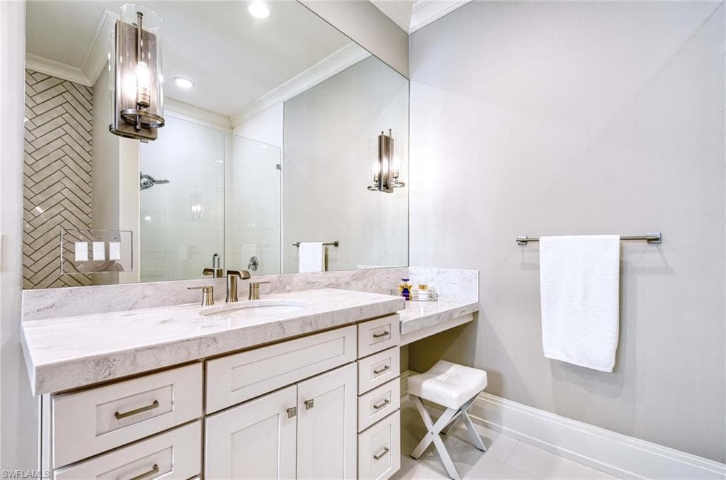 2867 Coco Lakes DR, NAPLES FL 34105-17