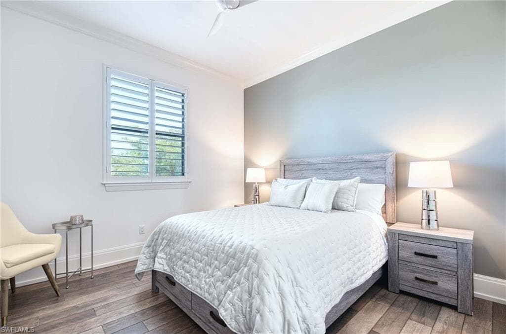 2867 Coco Lakes DR, NAPLES FL 34105-28