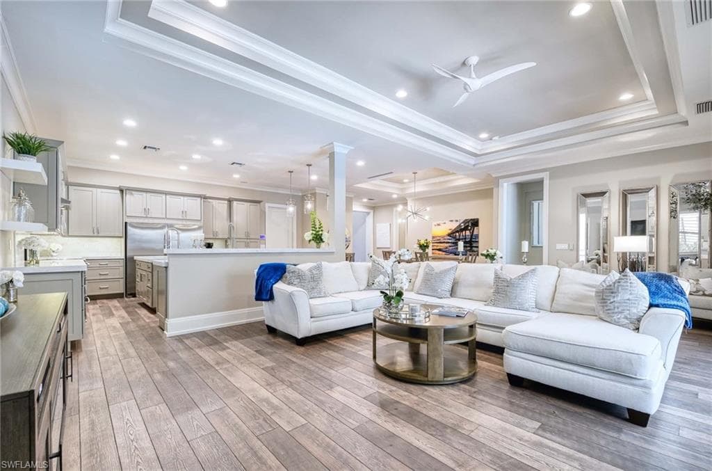 2867 Coco Lakes DR, NAPLES FL 34105-7