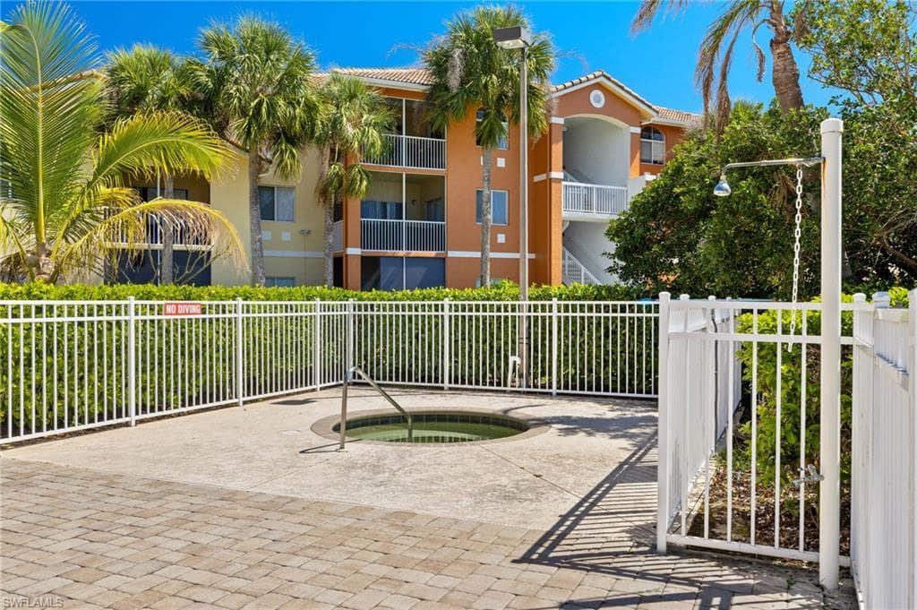 6401 Aragon WAY # 204, FORT MYERS FL 33966-24