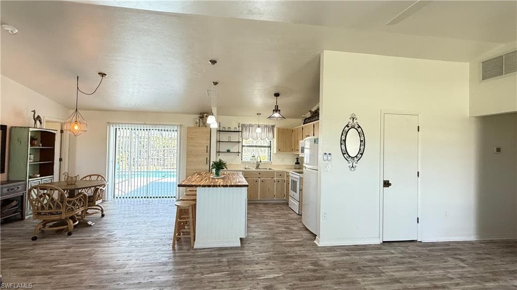 18161 Interlochen LN, ALVA FL 33920-3