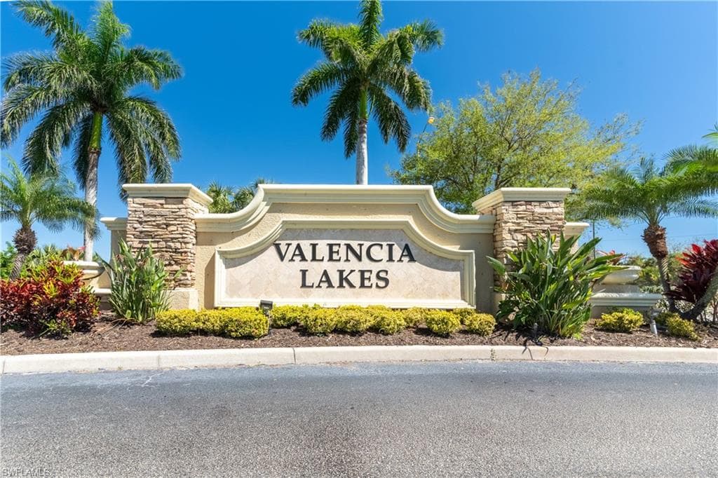 2895 Orange Grove TRL, NAPLES FL 34120-30