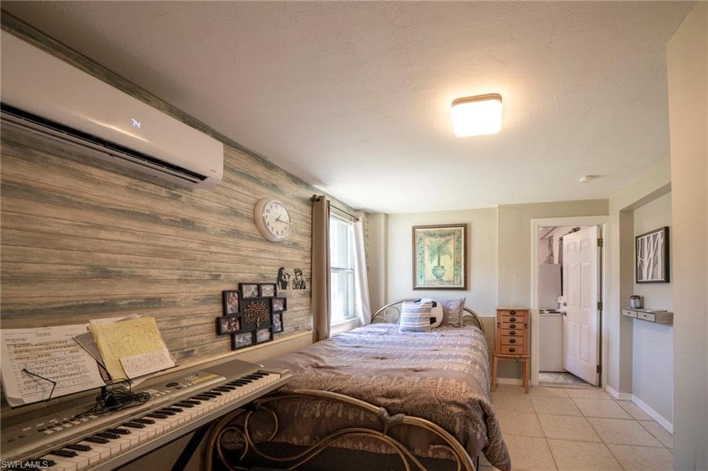 1862 Moreno AVE, FORT MYERS FL 33901-19