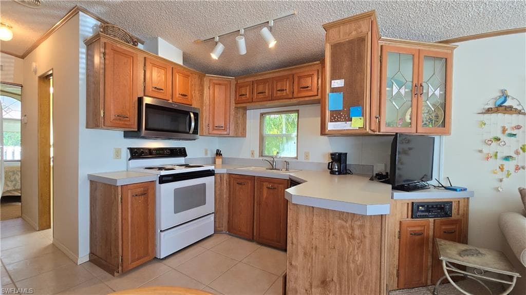 1012 Crystal Lake DR, NAPLES FL 34120-11