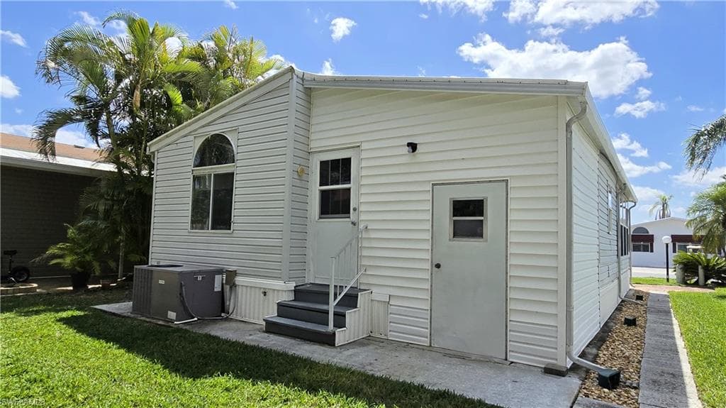 1012 Crystal Lake DR, NAPLES FL 34120-23