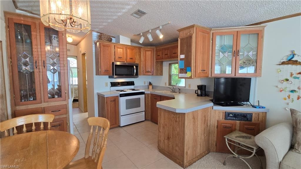 1012 Crystal Lake DR, NAPLES FL 34120-10