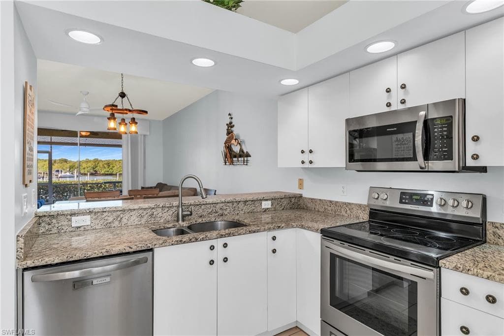 194 Newport DR 903-5