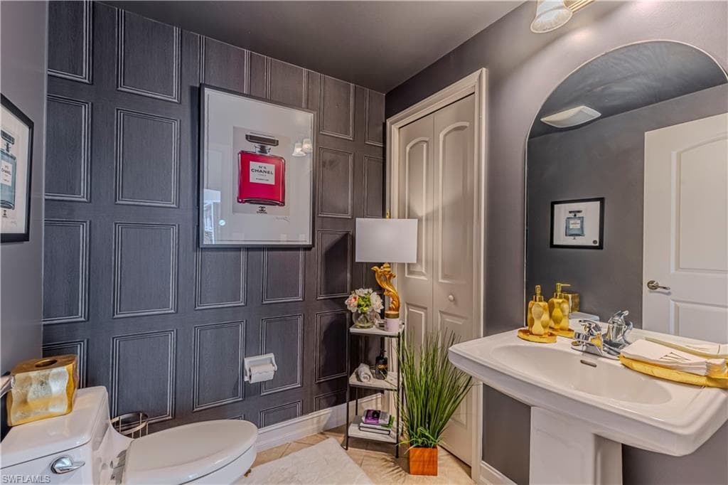 1100 Pine Ridge RD # 400, NAPLES FL 34108-5