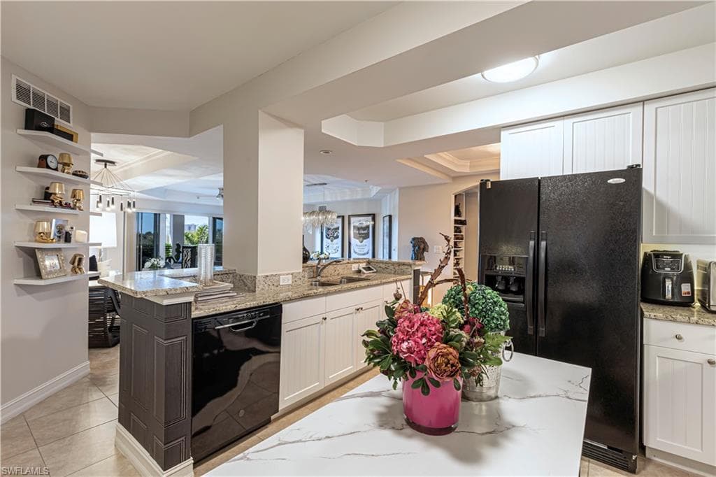 1100 Pine Ridge RD # 400, NAPLES FL 34108-21