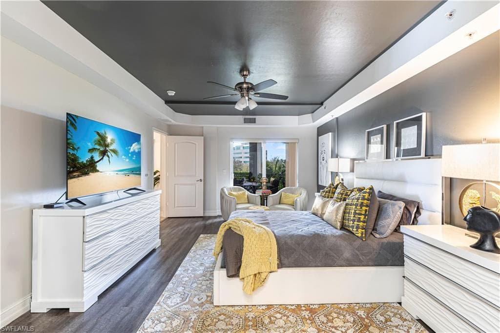 1100 Pine Ridge RD # 400, NAPLES FL 34108-6