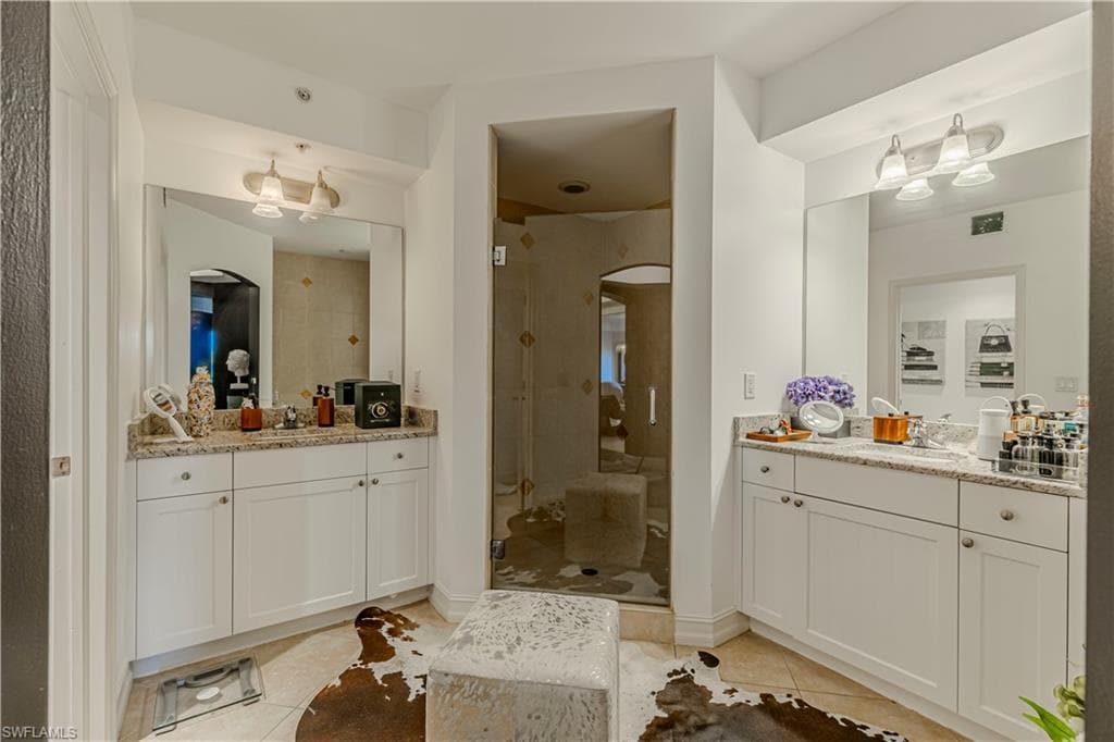 1100 Pine Ridge RD # 400, NAPLES FL 34108-23