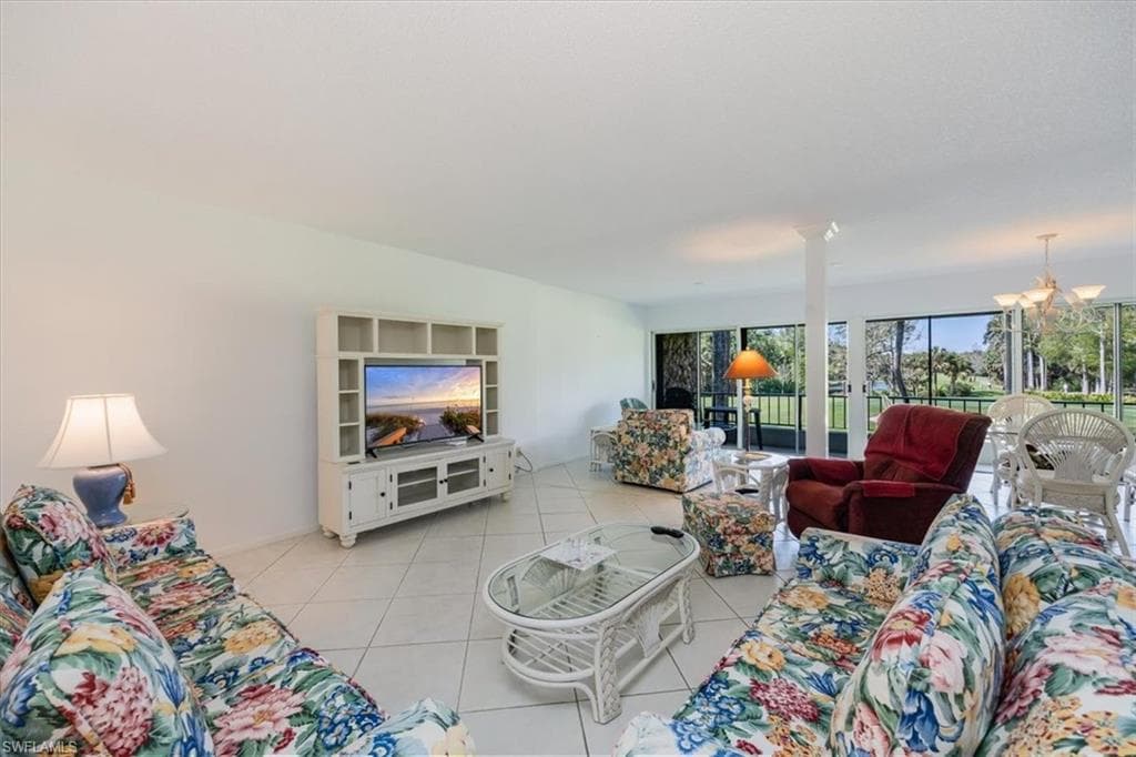 102 Wilderness WAY # 244, NAPLES FL 34105-3