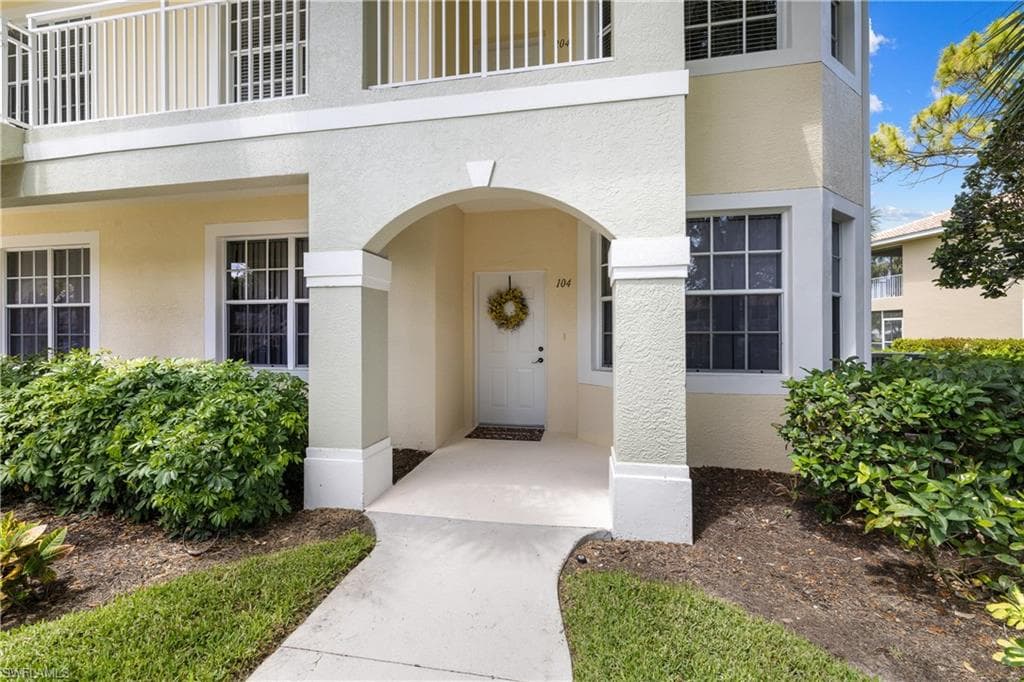 2295 Carrington CT # 104, NAPLES FL 34109-21