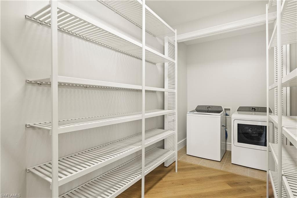 4831 Conover CT, FORT MYERS FL 33908-38