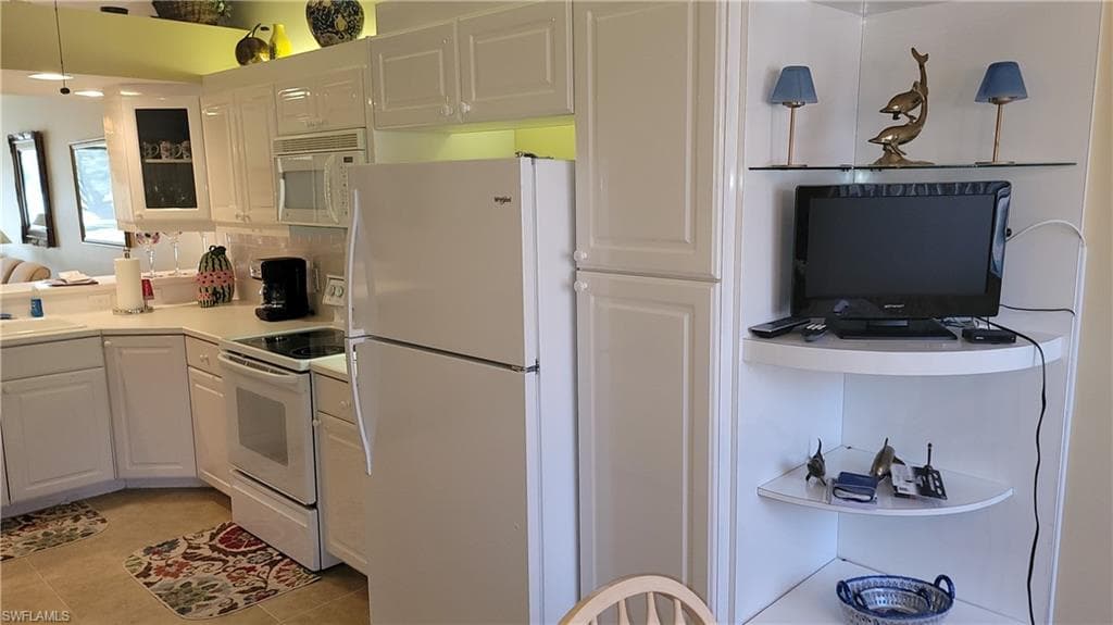 6680 Beach Resort DR # 1201, NAPLES FL 34114-15