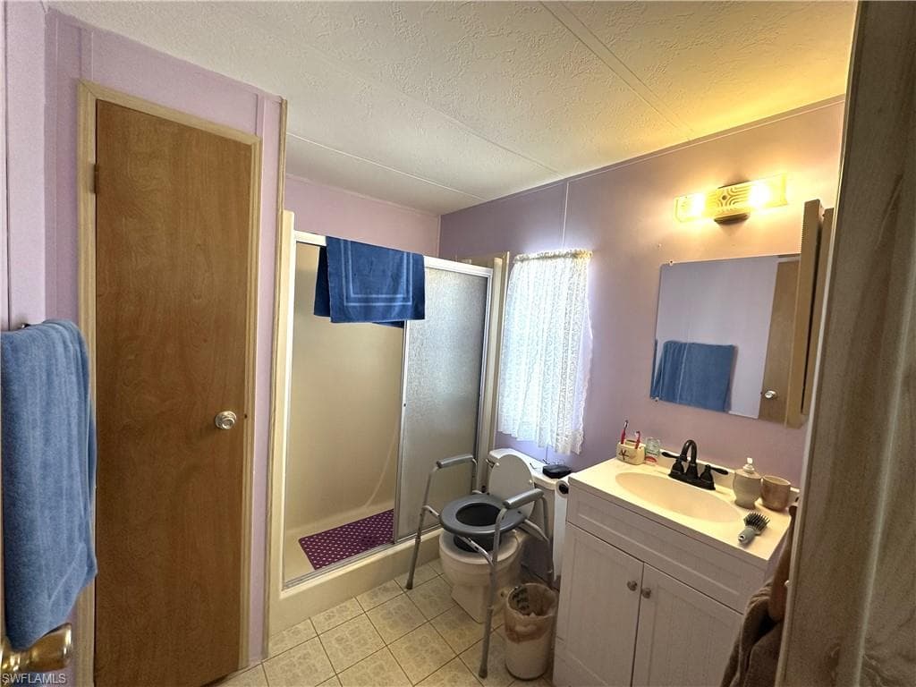 210 Pine Key LN # 210, NAPLES FL 34114-16