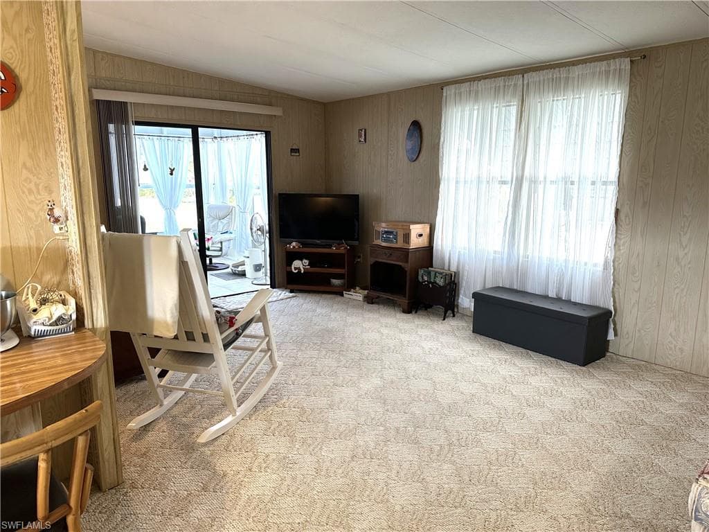 210 Pine Key LN # 210, NAPLES FL 34114-6