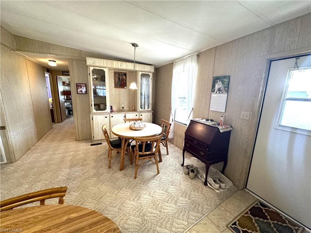 210 Pine Key LN # 210, NAPLES FL 34114-4