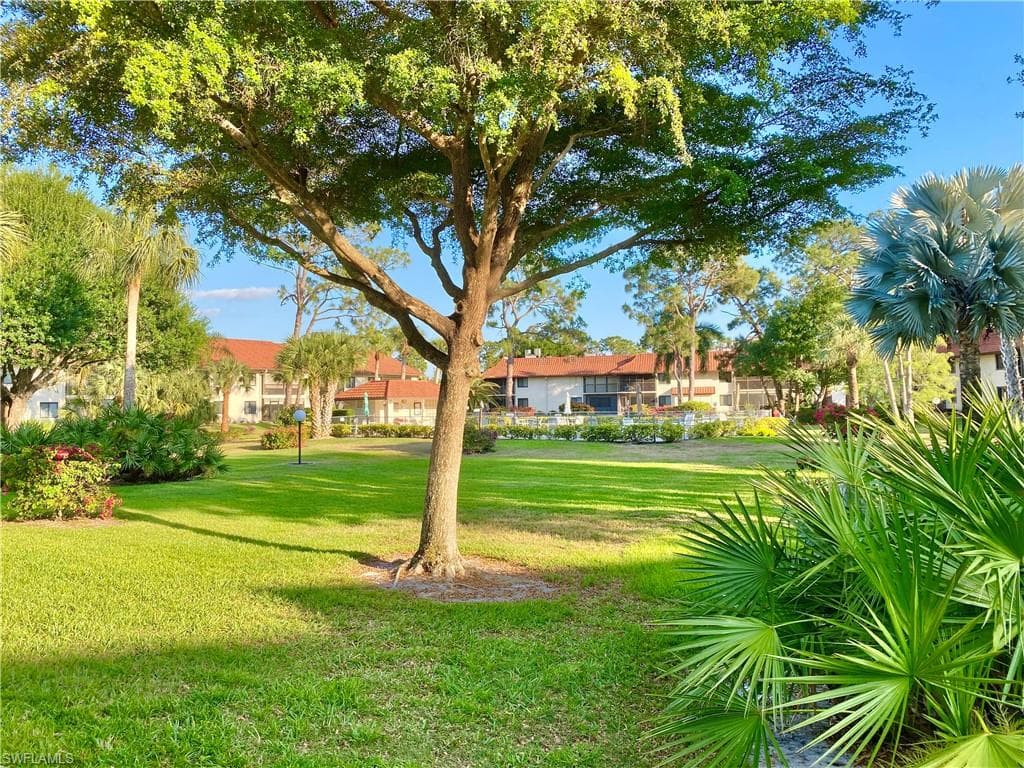 4955 Pepper CIR # 204, NAPLES FL 34113-6