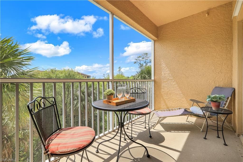 4430 Botanical Place CIR # 305, NAPLES FL 34112-4