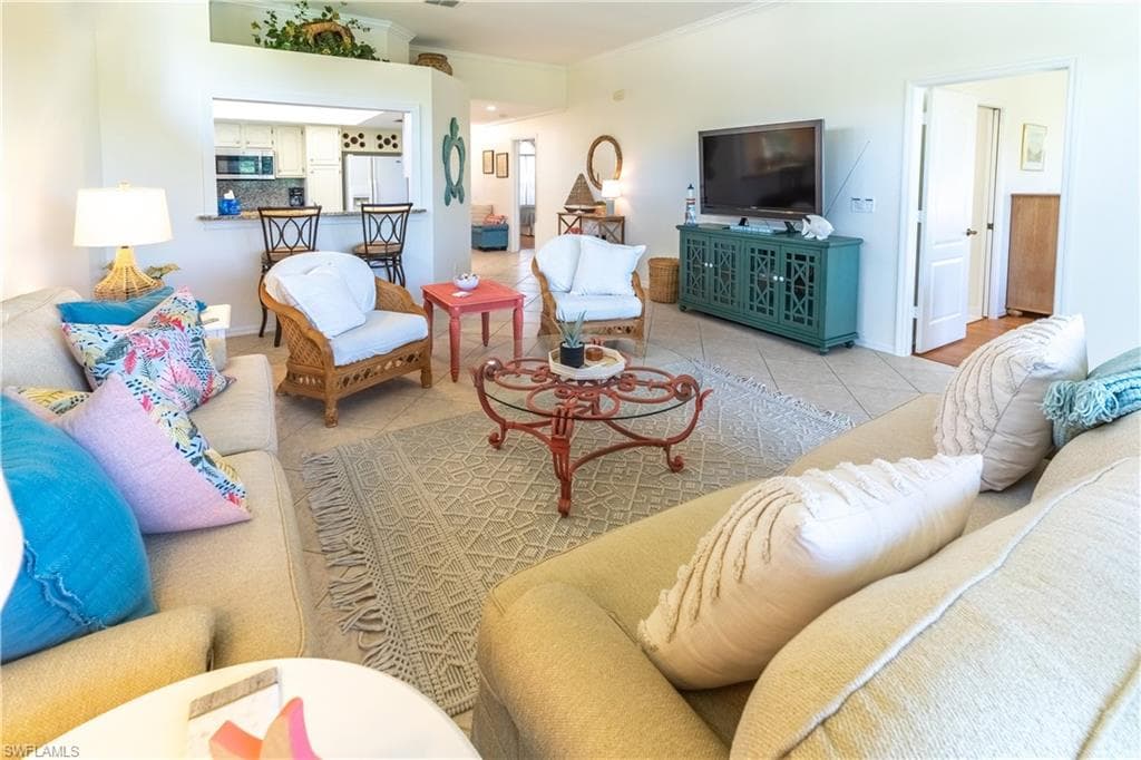 15087 Royal Fern CT # J201, NAPLES FL 34110-5