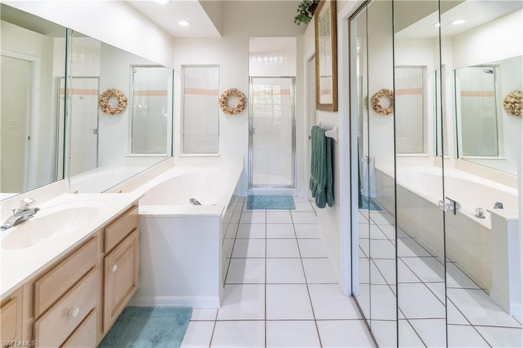 15087 Royal Fern CT # J201, NAPLES FL 34110-16