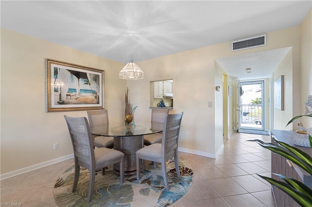 755 Village CIR # 203, VENICE FL 34292-6