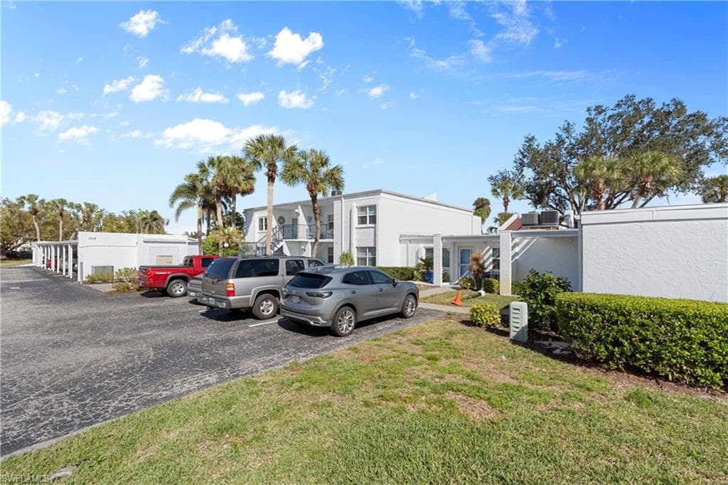 755 Village CIR # 203, VENICE FL 34292-33